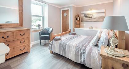 Harbour View - UK44111