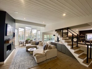 Smart TV, fireplace - Completely Remodeled Mid-Century Modern Vail Home (Vail)