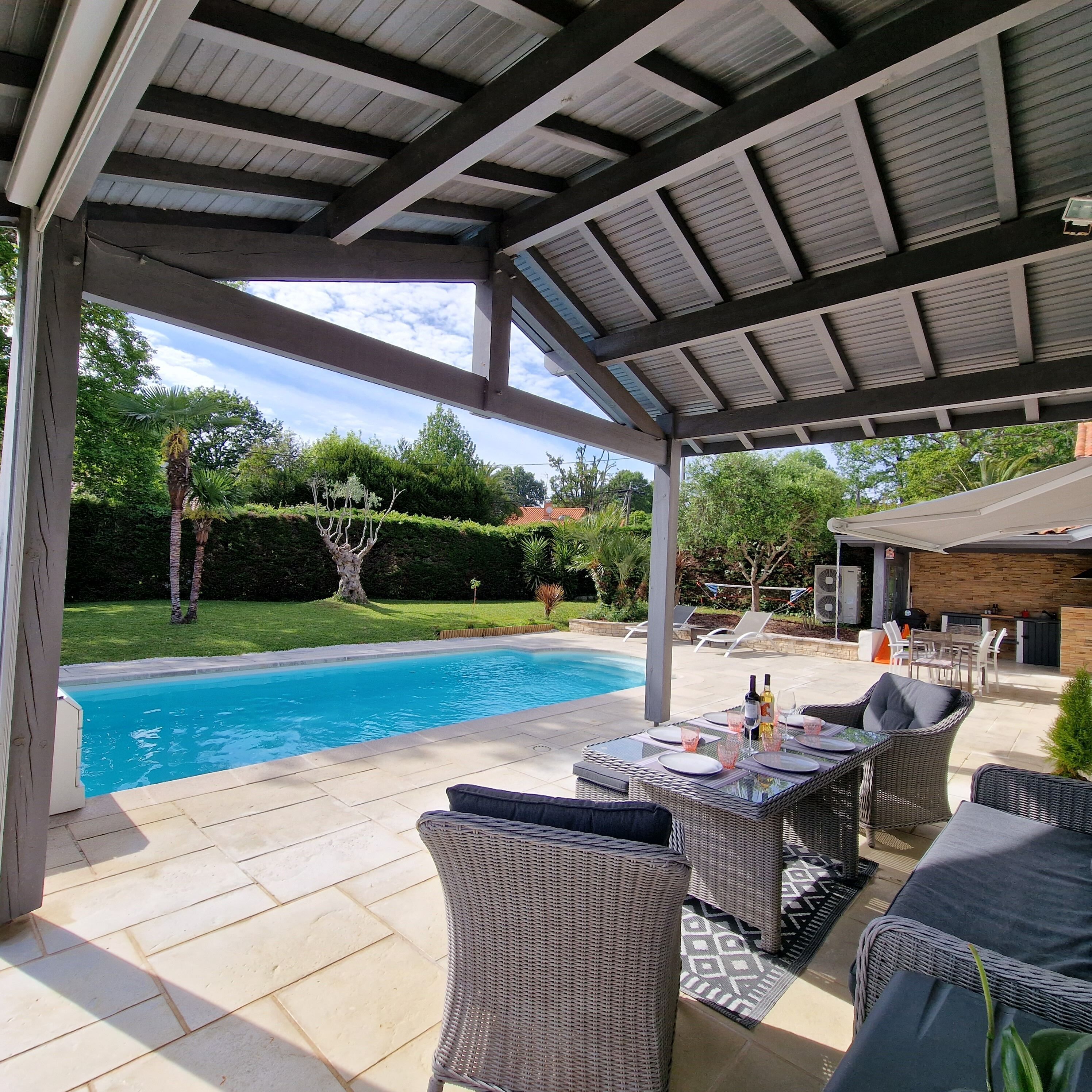 Piscine extérieure, piscine chauffée