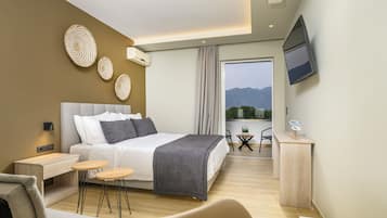 Deluxe Double Room with Sea View | Beach/ocean view