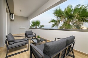 Suite Alexandros with Sea View | Näkymä rannalle/valtamerelle