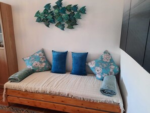 1 soveværelse, pengeskab på værelset, strygejern/strygebræt, weekendseng