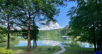 Lake Front Cottage w/dock-Sleeps 10-1story-Relax-Dog Friendly