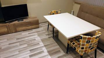 Deluxe studio | Een strijkplank/strijkijzer, gratis wifi, individueel gedecoreerd