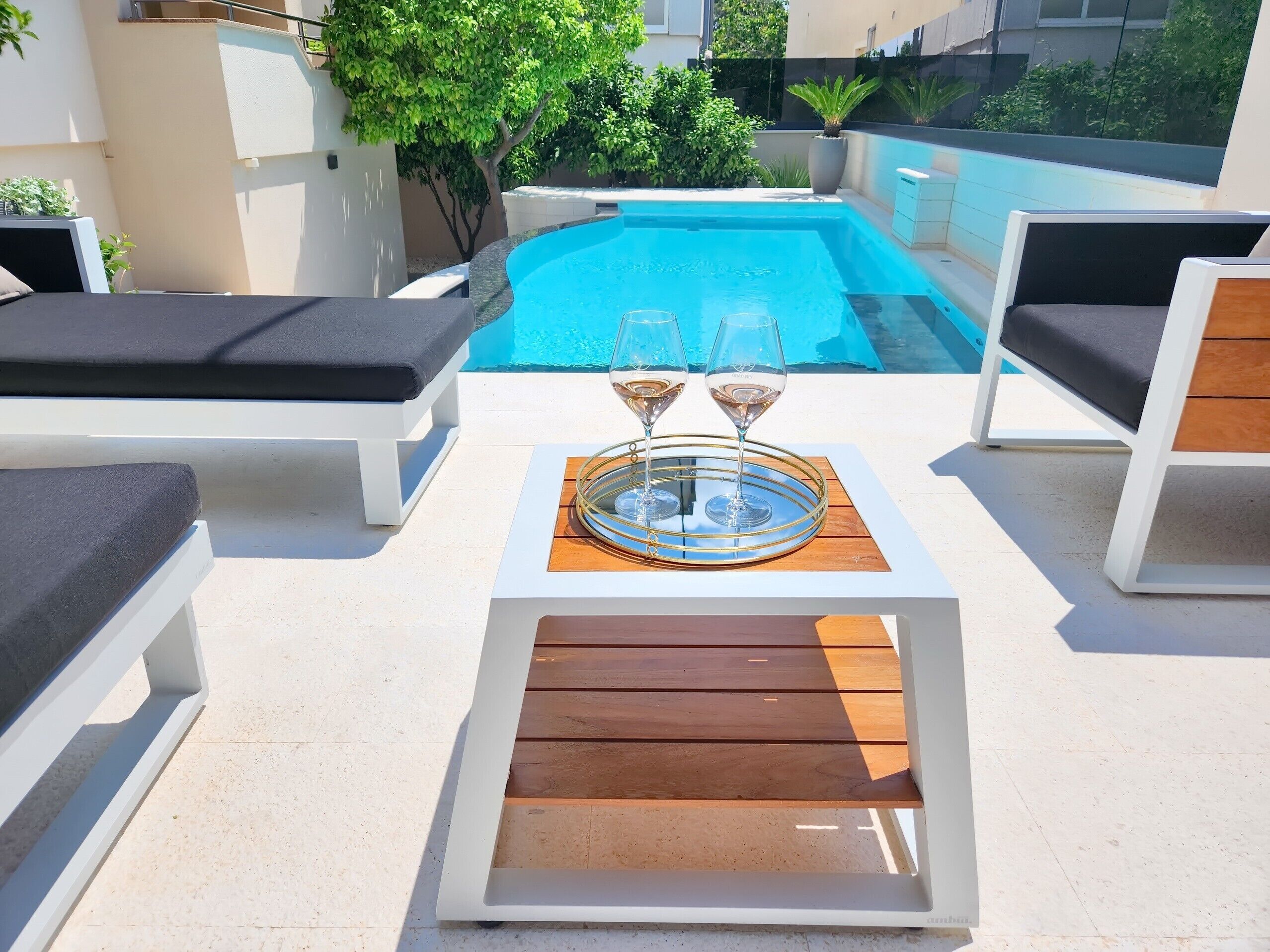 Opvarmet pool, liggestole