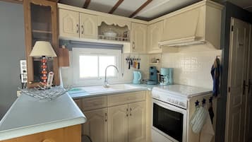 Frigorífic, microones, forn i placa de cuina