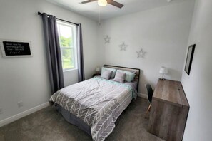 3 bedrooms, desk, iron/ironing board, travel cot