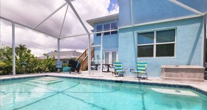Brand New Home☆ Treetop Sunsets~ Private Pool~Group Trip!