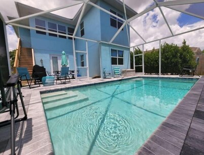 Brand New Home☆ Treetop Sunsets~ Private Pool~Group Trip!