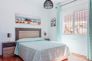 3 habitaciones, tabla de planchar con plancha y wifi gratis 
