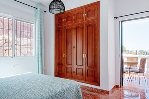 3 habitaciones, tabla de planchar con plancha y wifi gratis 