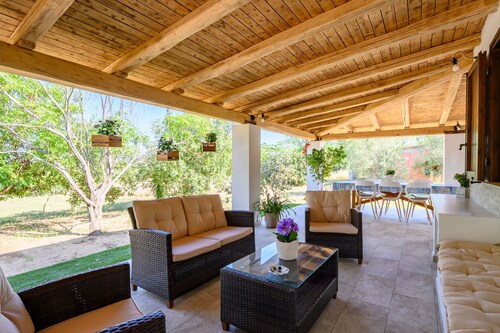 Holiday Home 'Foxi Lioni' with Private Terrace, Private Garden and Air Conditioning
