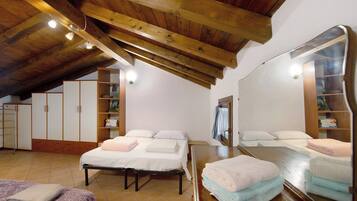 2 bedrooms, WiFi, bed sheets