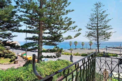 Villa 'Capriccio' with Sea View, Private Terrace and Private Garden
