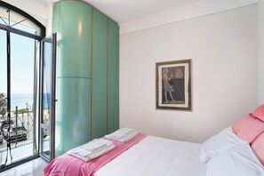 5 bedrooms, free WiFi, bed sheets - Villa 'Capriccio' with Sea View, Private Terrace and Private Garden (Bordighera)