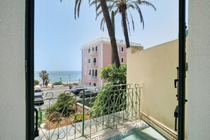 Property grounds - Villa 'Capriccio' with Sea View, Private Terrace and Private Garden (Bordighera)