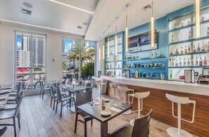 Bar (on property) - 5-Min From Beach • Stunning Views (Hallandale Beach)