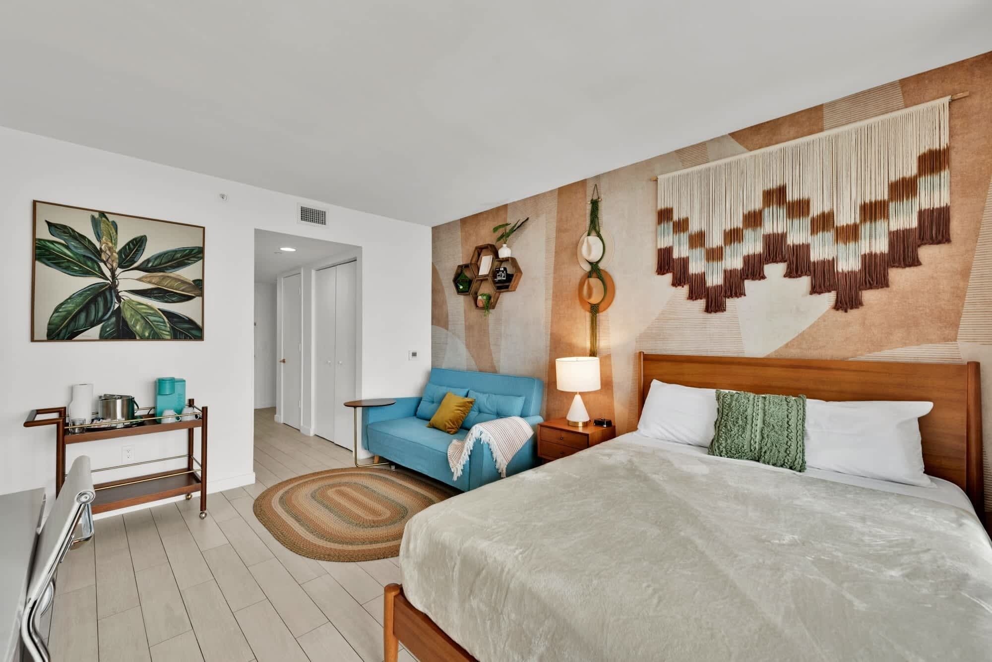 Skrivebord, wi-fi og sengetøy