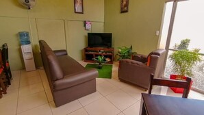 Interior - Nice Place Hostel (La Fortuna)