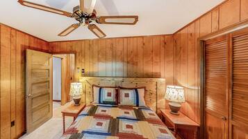 4 bedrooms, internet, bed sheets