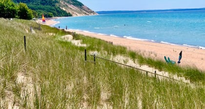 Lakefront cabin with 100 ft of Lake Michigan beach, full kitchen, loft, & deck