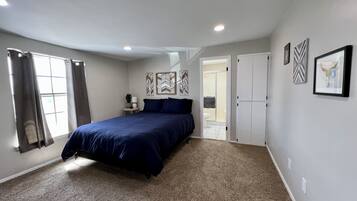 2 habitaciones, tabla de planchar con plancha, wifi y ropa de cama