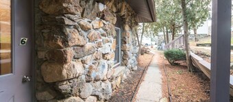 Quiet Apt with Coffee Bar, 1/2 Mile to West Point!