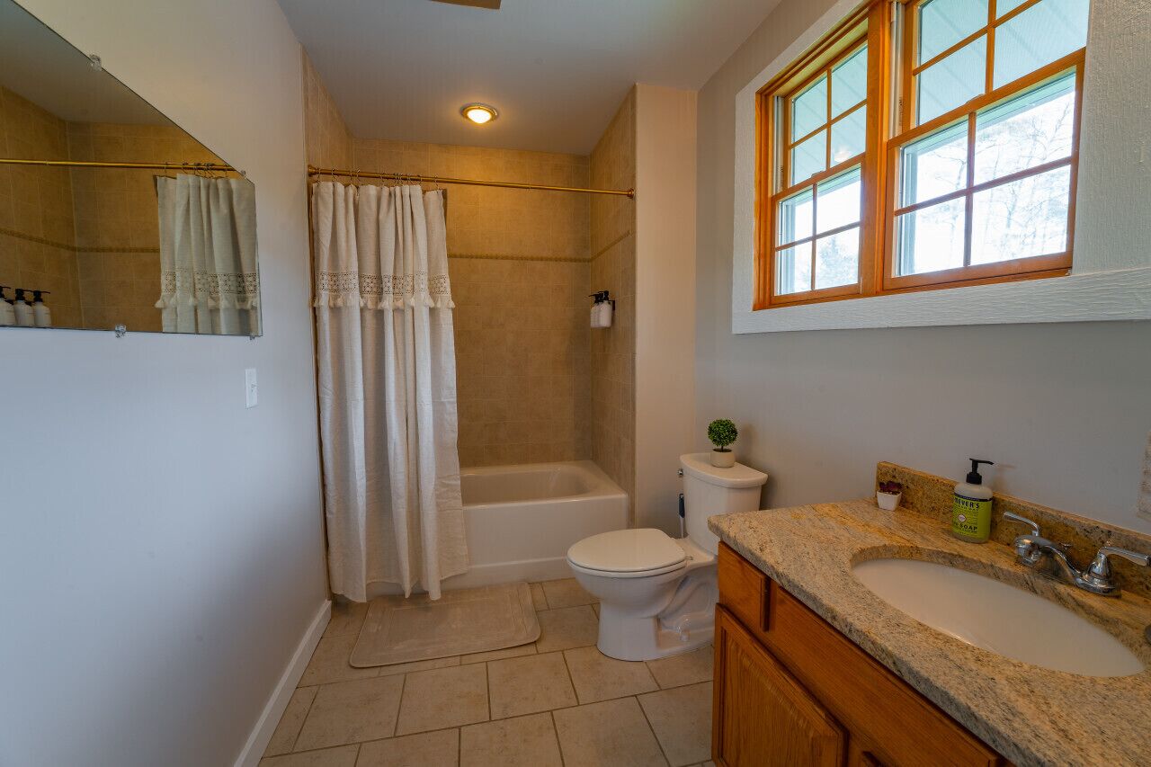 Séchoir à cheveux, serviettes fournies