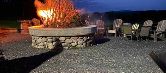 Vineyard Retreat: 3BR Home-Live Music, Wine+Hiking