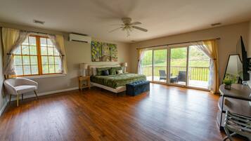 3 chambres, bureau, fer et planche à repasser, accès au Wi-Fi (inclus)