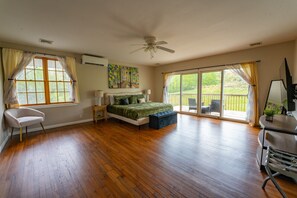 3 Schlafzimmer, Schreibtisch, Bügeleisen/Bügelbrett, kostenloses WLAN