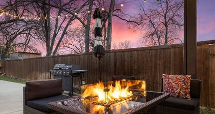 BOOK TODAY! King Bed with Hot Tub, FirePit, BBQ, Large yard, Garage!