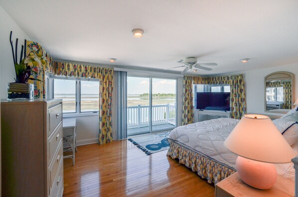 5 camere, una scrivania, ferro/asse da stiro, culla da viaggio