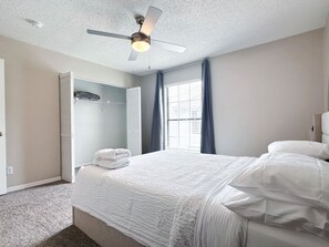 2 dormitorios, tabla de planchar con plancha, wifi y ropa de cama