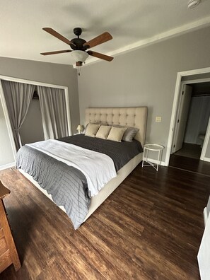 2 Schlafzimmer, Bügeleisen/Bügelbrett, kostenloses WLAN, Bettwäsche