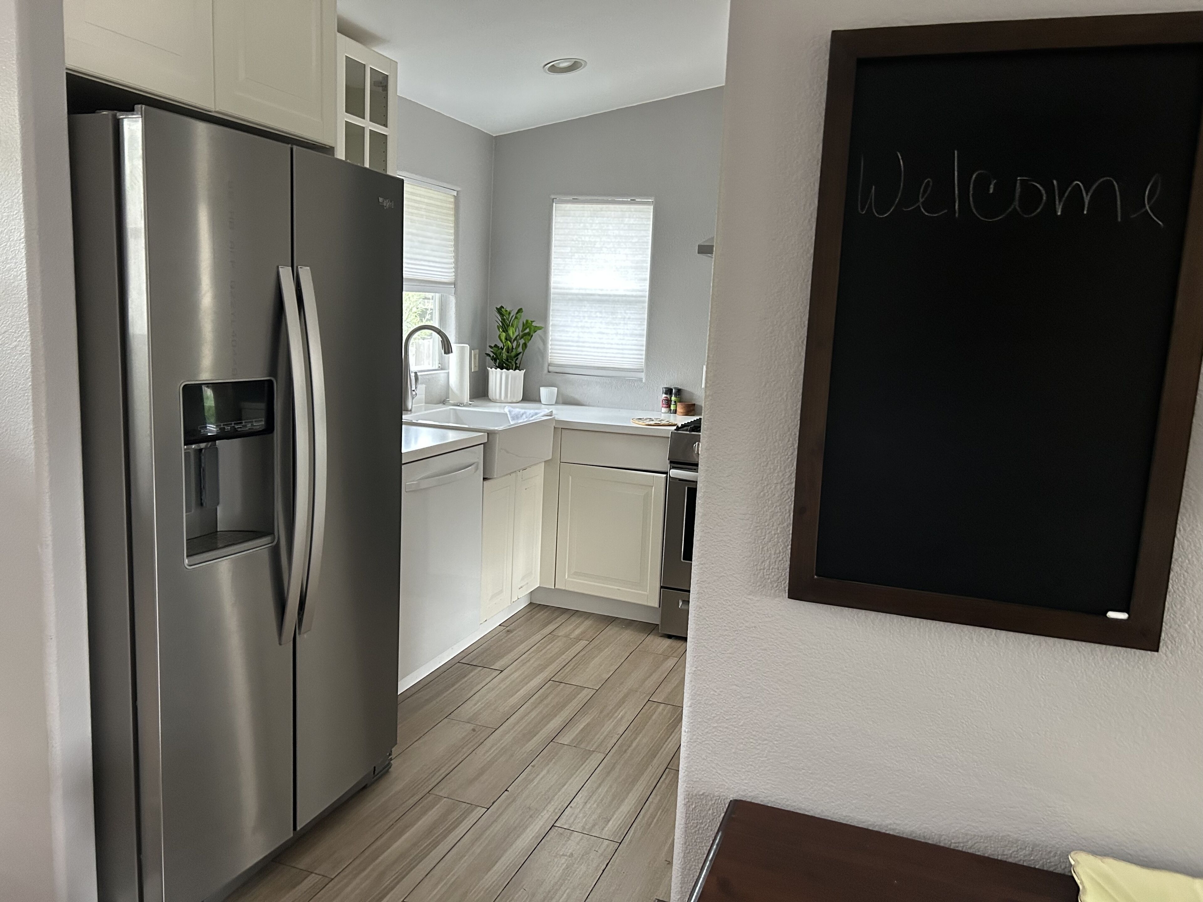 雪櫃、微波爐、焗爐、爐具