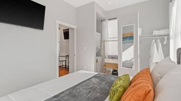 1 habitación, escritorio, tabla de planchar con plancha y wifi gratis