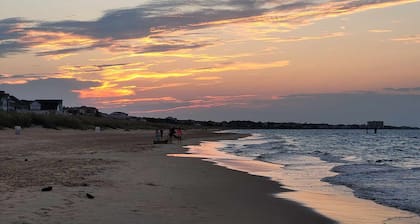 Beachfront paradise, relaxed, pet friendly