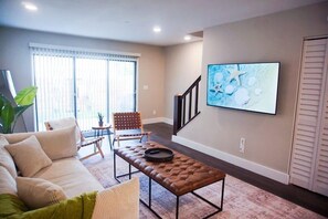 Televisión, oficina