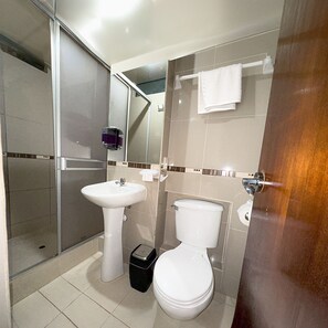 Standard-Doppelzimmer | Daunenbettdecken, kostenloses WLAN, Bettwäsche
