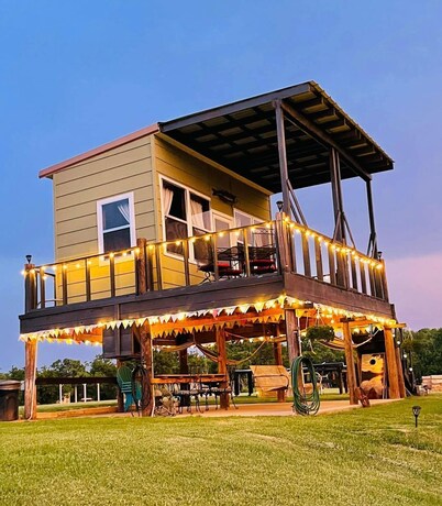 Waterfront Cabin on River w/ RV Hookups Near Possum Kingdom Lake