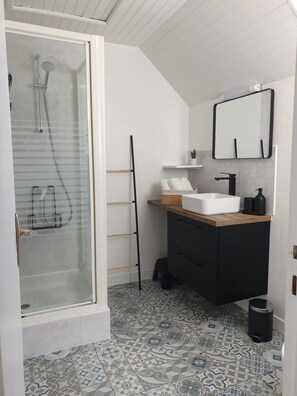 Shower, hair dryer, towels, toilet paper - Penty au Calme, Bord de mer (Trégunc)