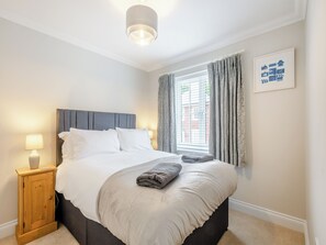 3 bedrooms, free WiFi, bed sheets - 3 bedroom accommodation in Overstrand, near Cromer (Overstrand, near Cromer)