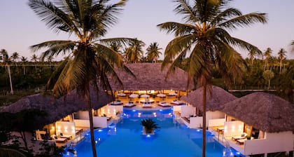 MKNI Hotel - Ikaika Makani Experience