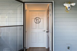 Interior - Romantic Getaway in Wine Country (Dundee)