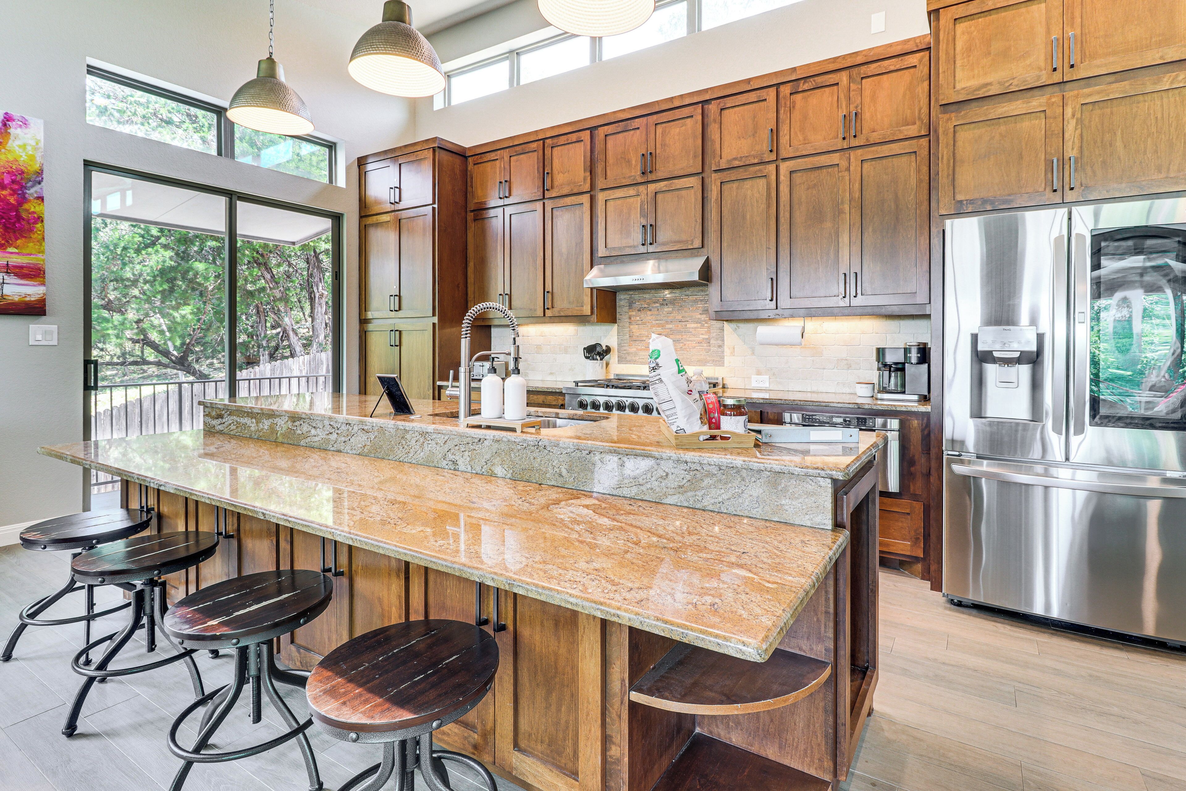 Refrigerador, microondas, parrilla de estufa y lavavajillas 