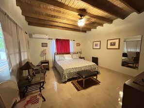 4 bedrooms, desk, iron/ironing board, free WiFi - Amazing Village Eco-friendly With Pool (Imbert)