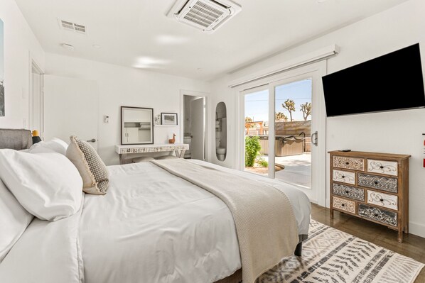 3 bedrooms, desk, iron/ironing board, free WiFi