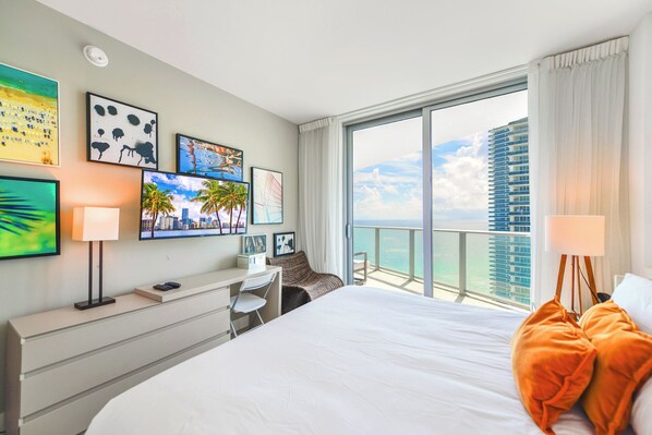 Luxury-Apartment, 2 Schlafzimmer, Stadtblick | Hochwertige Bettwaren, Verdunkelungsvorhänge, Bügeleisen/Bügelbrett