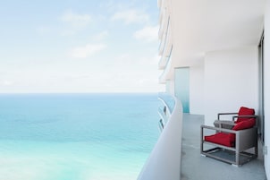 Luxury Apartment, 2 Bedrooms, Ocean View | Balcony